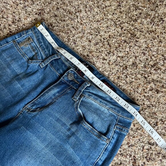 Earl Jeans Women’s Size 8 Slim Fit Bootcut Blue Denim with Embroidered Pockets - Picture 7 of 9